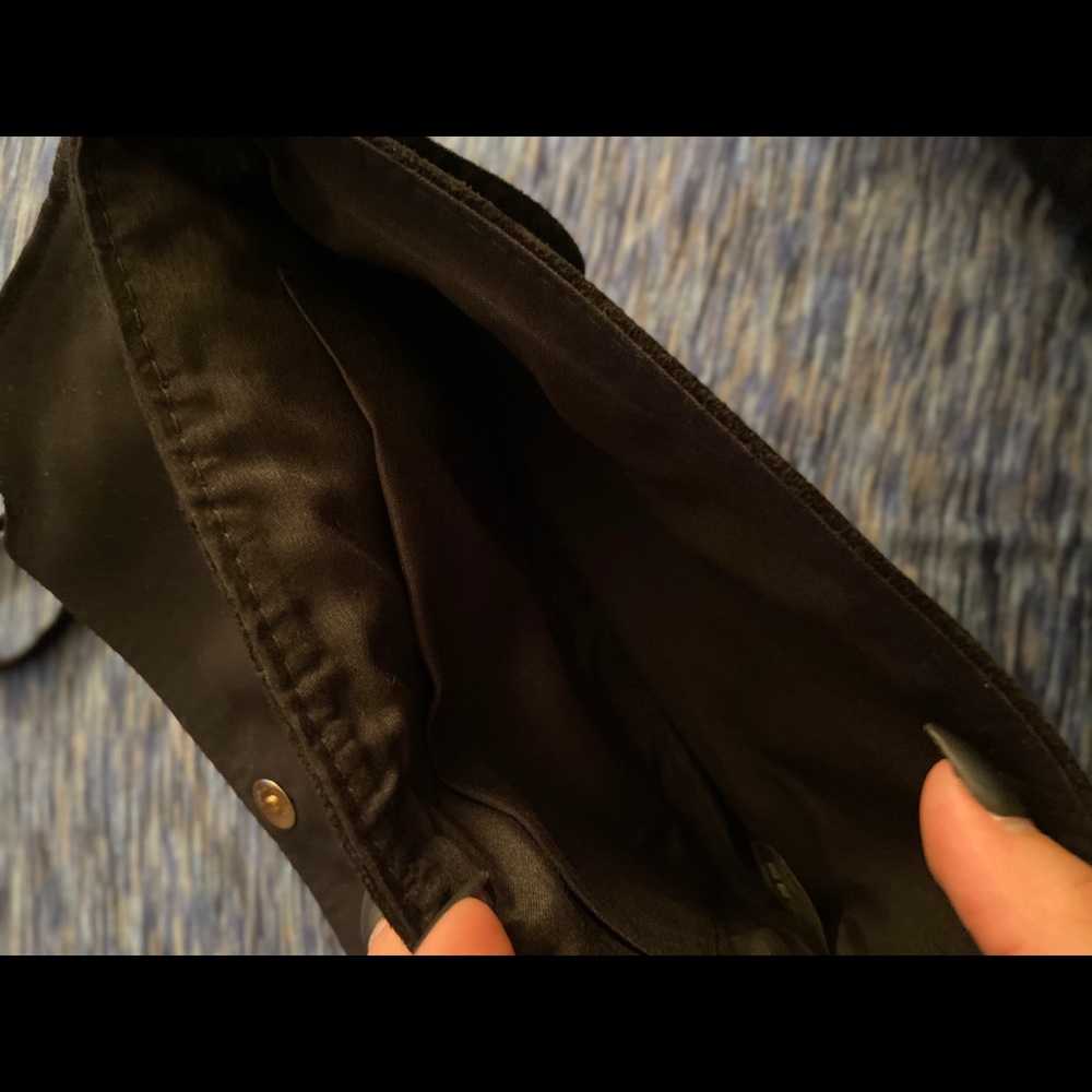 Cross body - Picture 2 of 2
